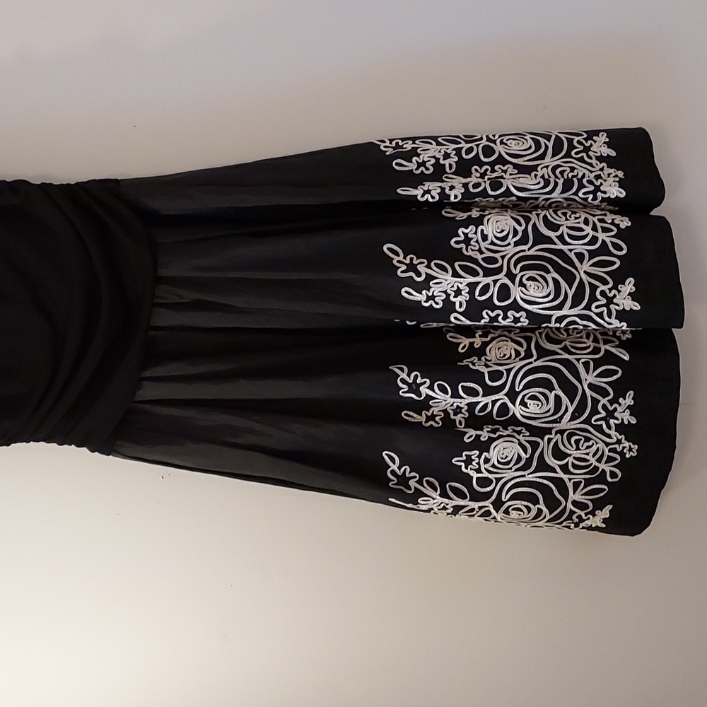 La Nouvelle Renaissance Dress - Picture 4 of 10